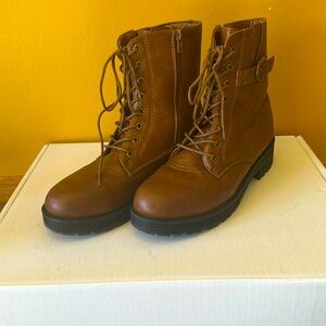 Brown Faux Leather platform Lace up zipper booties (cute and functional!)